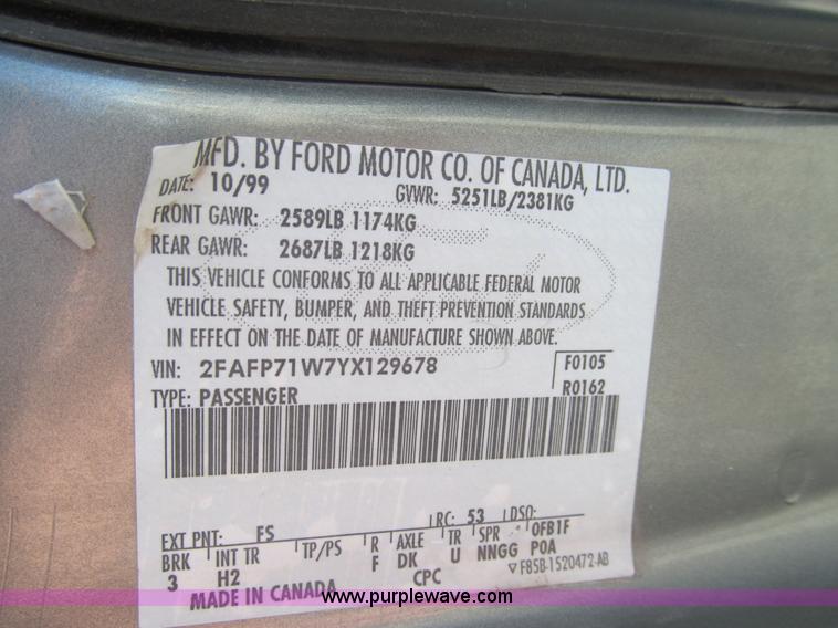 image for item I7127 2000 Ford Crown Victoria Police Interceptor