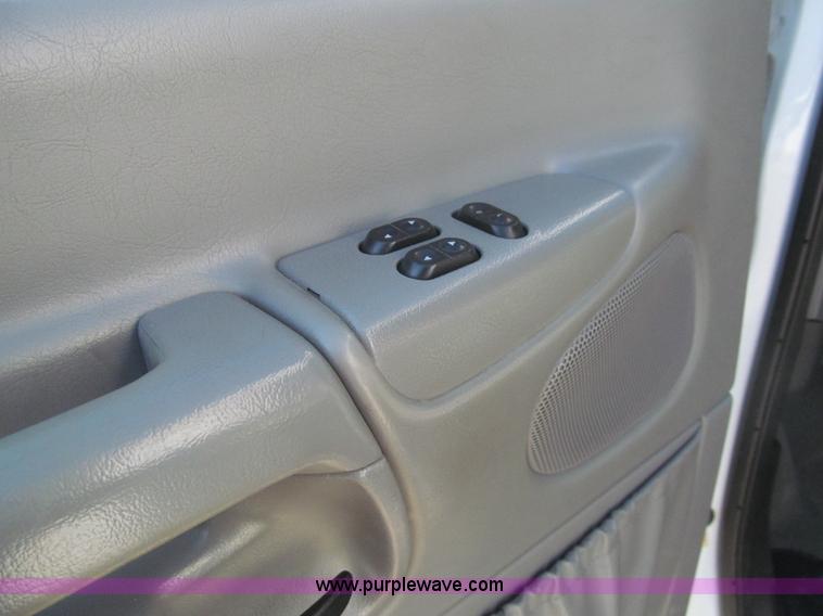 image for item I7148 1998 Ford Econoline E350 Super ambulance