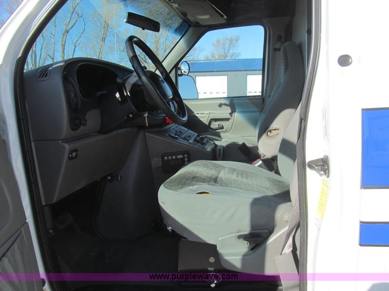 image for item I7148 1998 Ford Econoline E350 Super ambulance