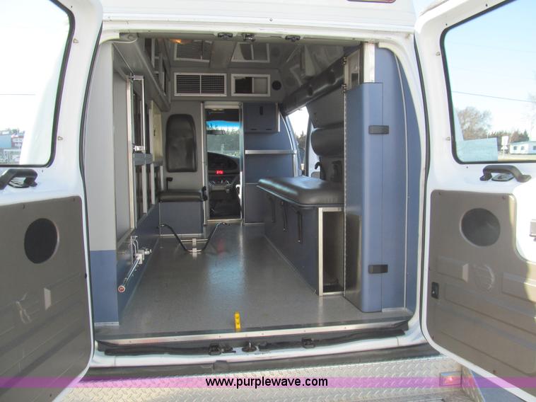 image for item I7148 1998 Ford Econoline E350 Super ambulance