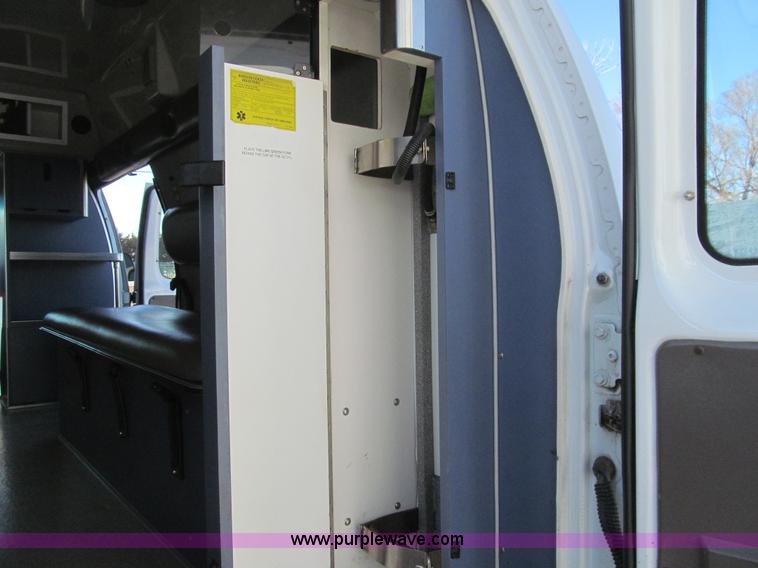 image for item I7148 1998 Ford Econoline E350 Super ambulance