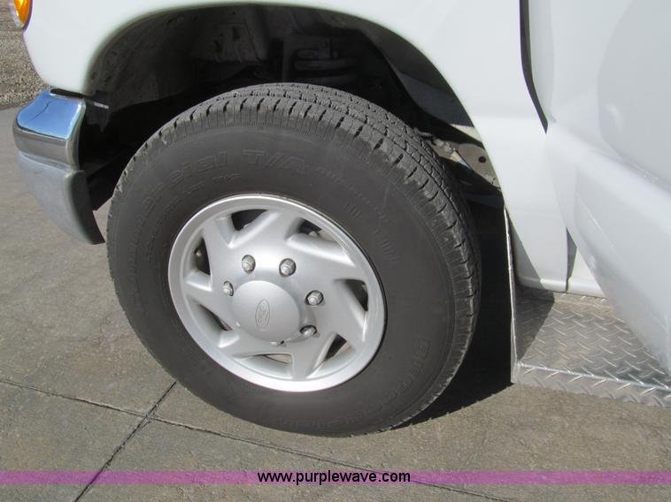 image for item I7148 1998 Ford Econoline E350 Super ambulance