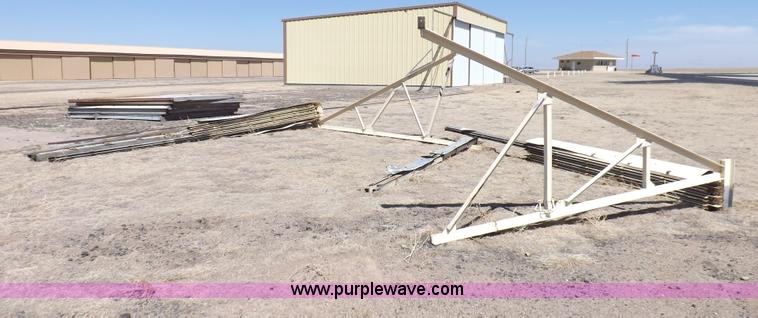 image for item I9006 Sliding hangar door