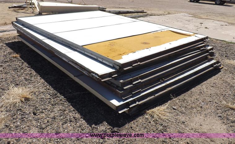 image for item I9006 Sliding hangar door