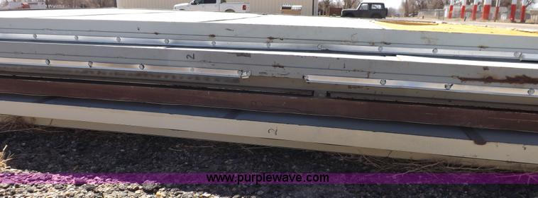 image for item I9006 Sliding hangar door