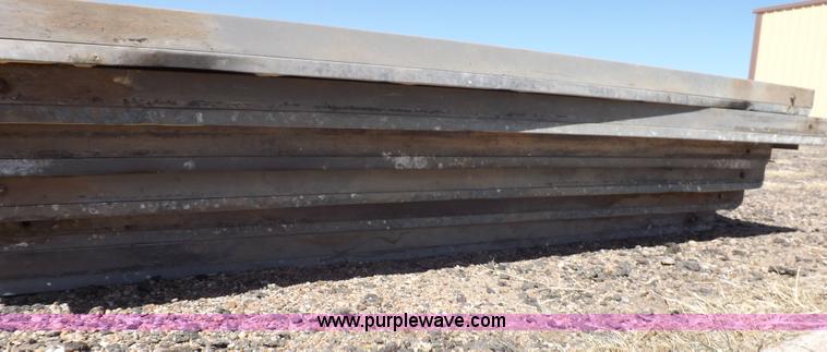 image for item I9006 Sliding hangar door