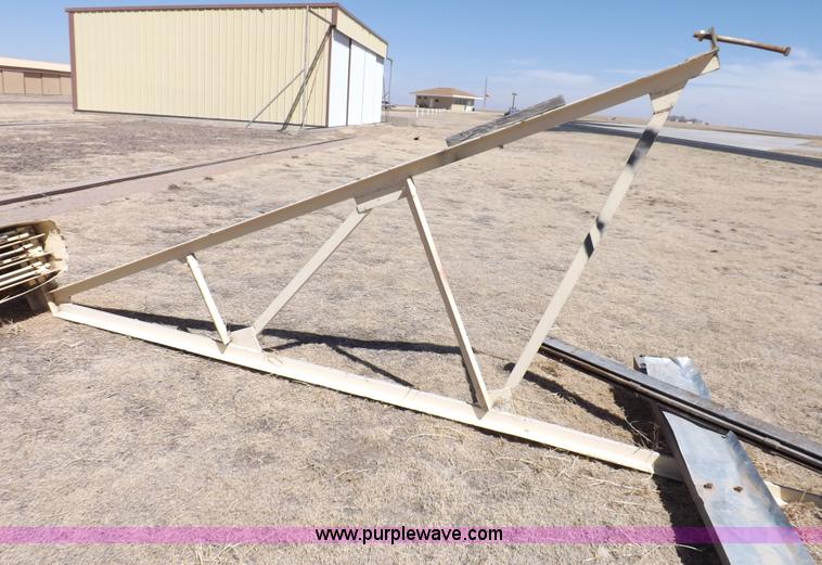image for item I9006 Sliding hangar door