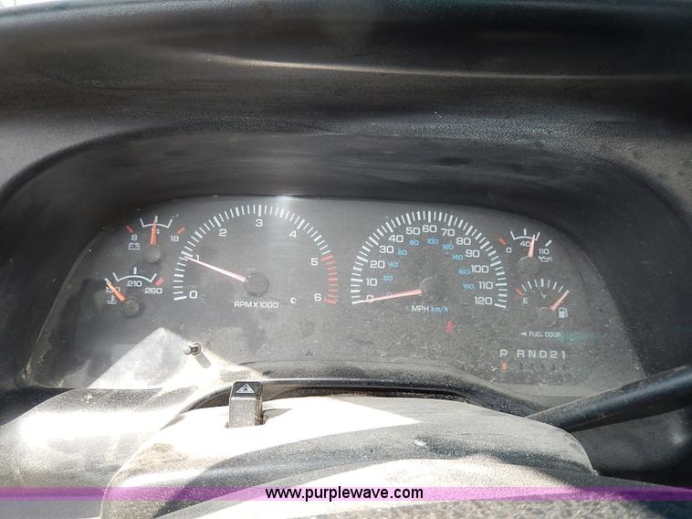 image for item I9252 2001 Dodge Ram 1500 pickup truck