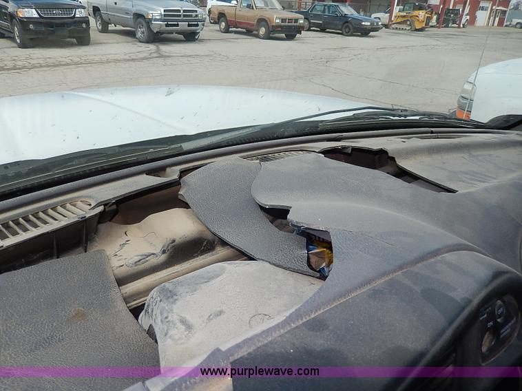 image for item I9252 2001 Dodge Ram 1500 pickup truck