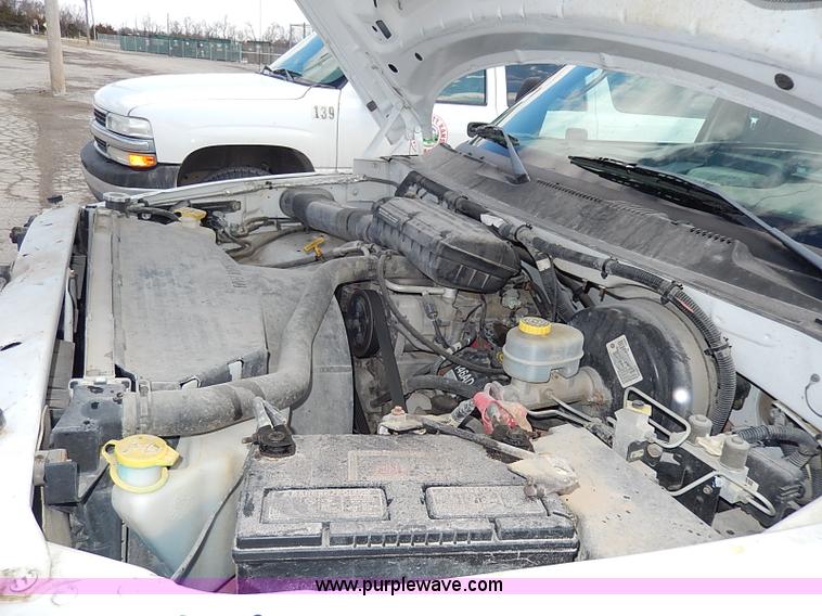 image for item I9252 2001 Dodge Ram 1500 pickup truck