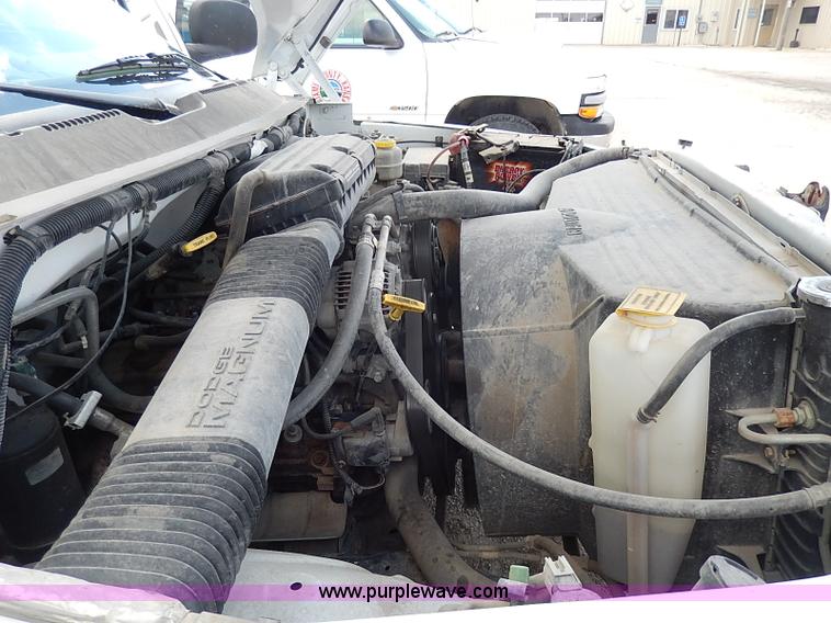 image for item I9252 2001 Dodge Ram 1500 pickup truck