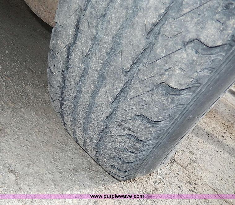 image for item I9252 2001 Dodge Ram 1500 pickup truck