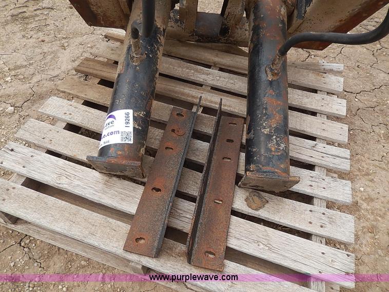 image for item I9266 Heavy truck 1.5 ton hoist system