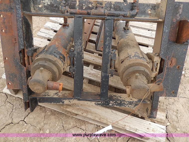 image for item I9266 Heavy truck 1.5 ton hoist system