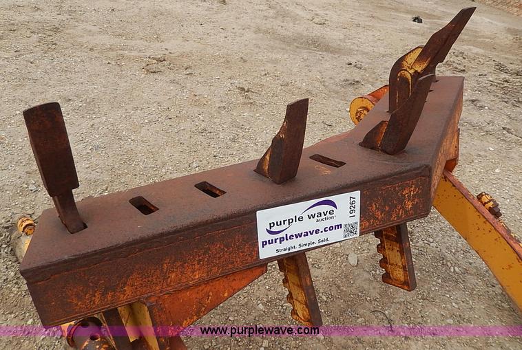 image for item I9267 Galion motor grader scarifier