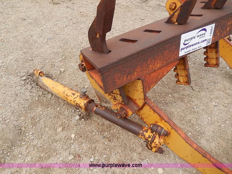 image for item I9267 Galion motor grader scarifier