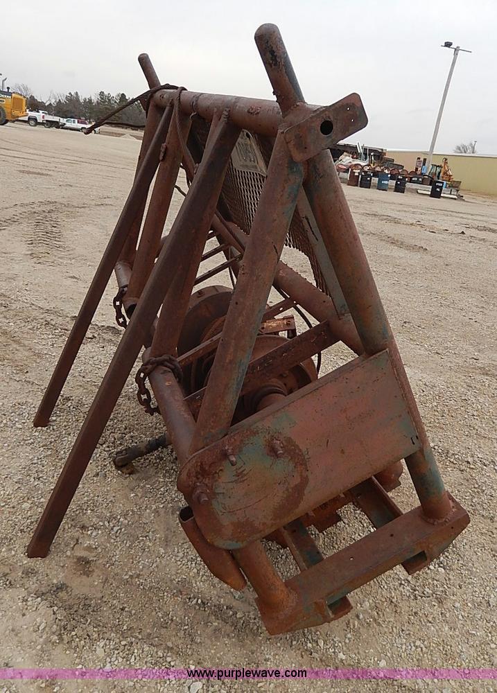 image for item I9269 Braden winch unit