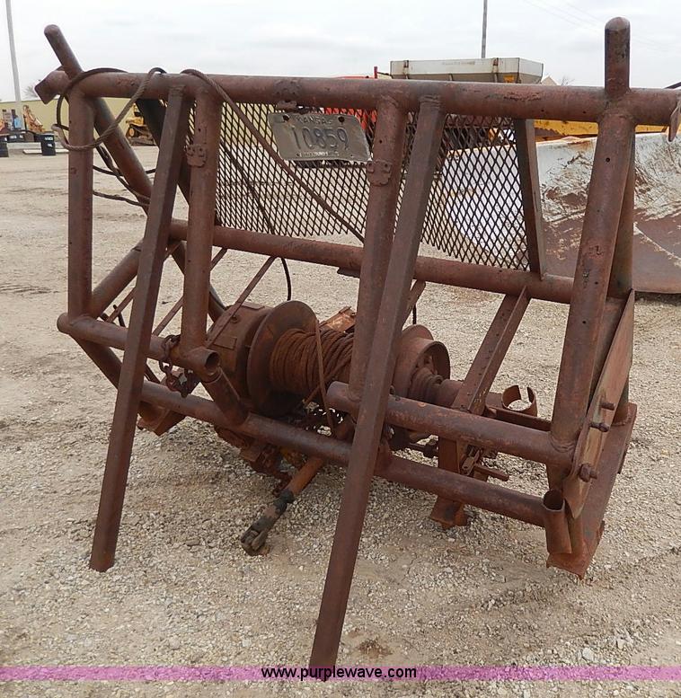 image for item I9269 Braden winch unit
