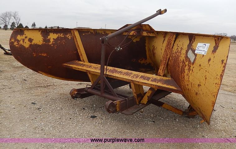 image for item I9271 Balderson BV40T 10' V-plow