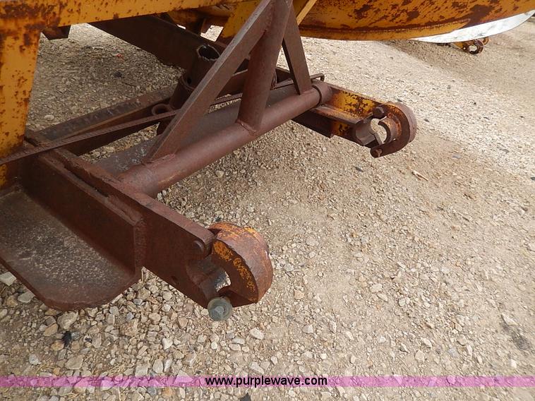 image for item I9271 Balderson BV40T 10' V-plow