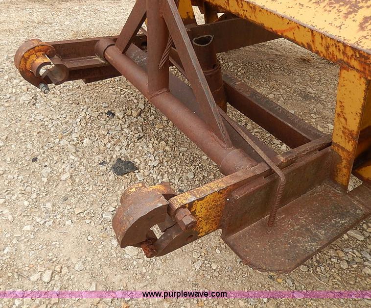 image for item I9271 Balderson BV40T 10' V-plow