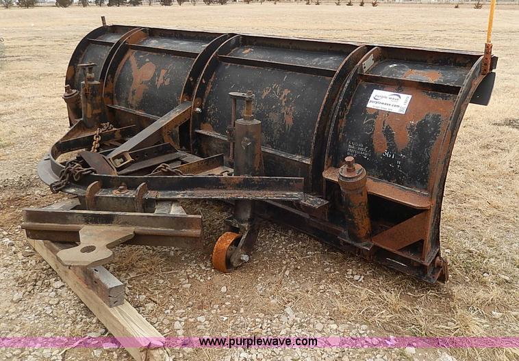 image for item I9272 11' snow blade