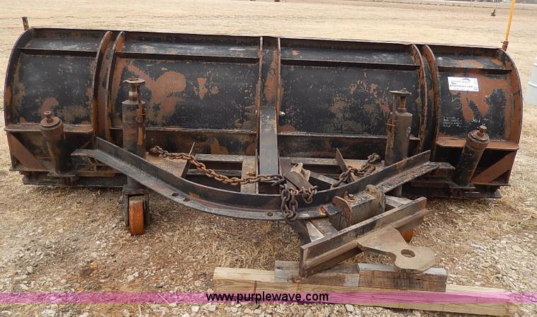 image for item I9272 11' snow blade