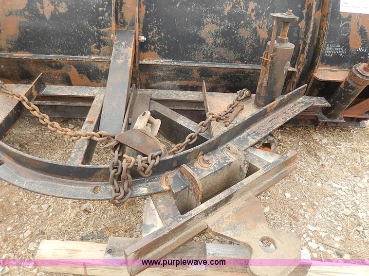 image for item I9272 11' snow blade