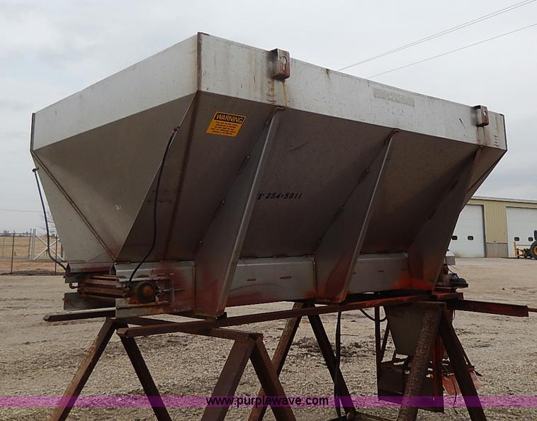 image for item I9273 Larson stainless steel spreader