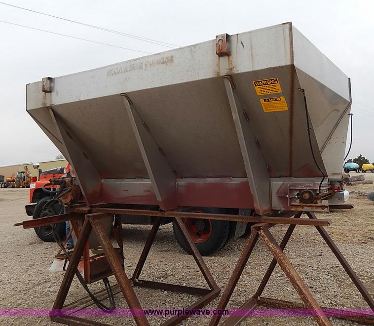 image for item I9273 Larson stainless steel spreader