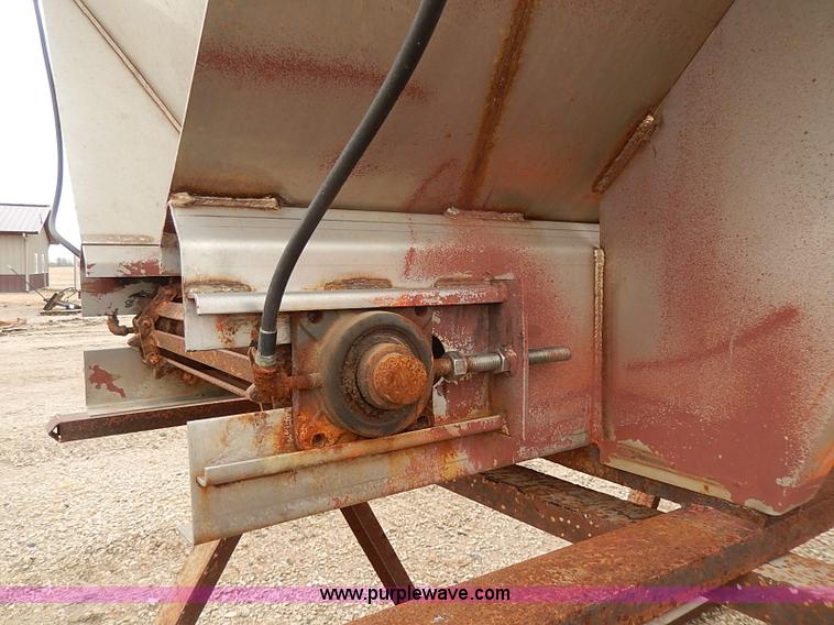 image for item I9273 Larson stainless steel spreader