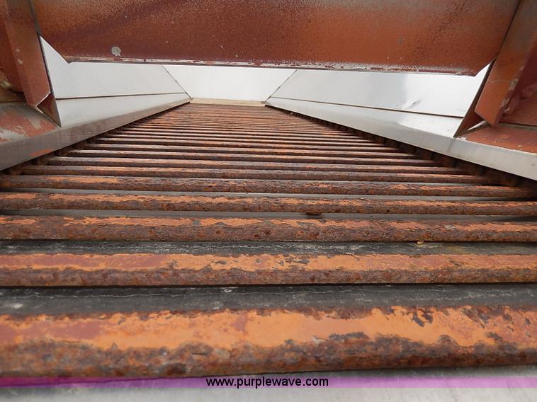 image for item I9273 Larson stainless steel spreader