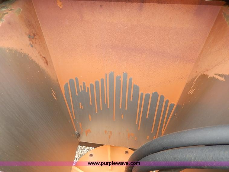 image for item I9273 Larson stainless steel spreader