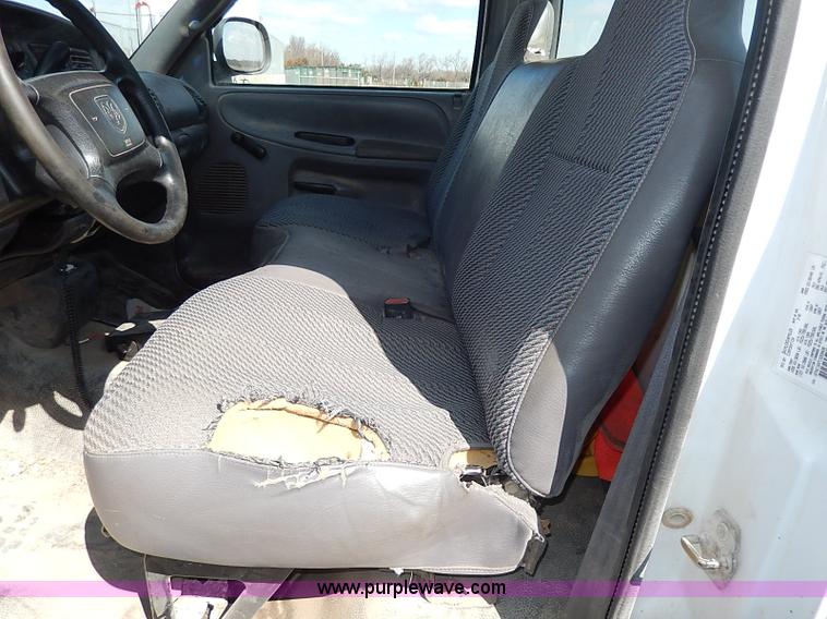 image for item I9275 2001 Dodge Ram 1500 pickup truck