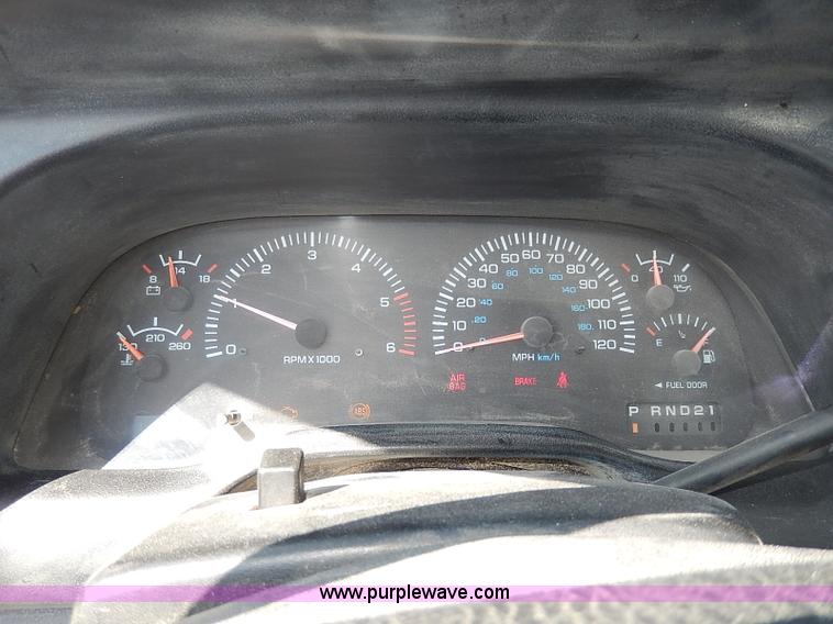 image for item I9275 2001 Dodge Ram 1500 pickup truck