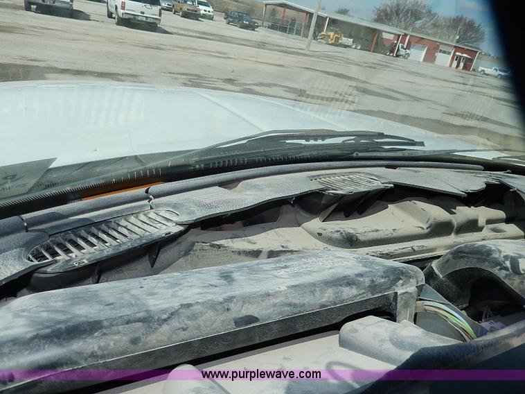 image for item I9275 2001 Dodge Ram 1500 pickup truck