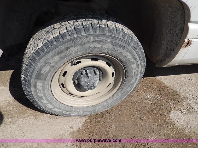 image for item I9275 2001 Dodge Ram 1500 pickup truck