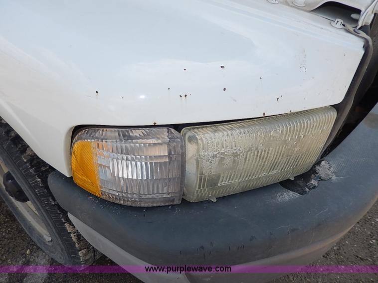 image for item I9275 2001 Dodge Ram 1500 pickup truck