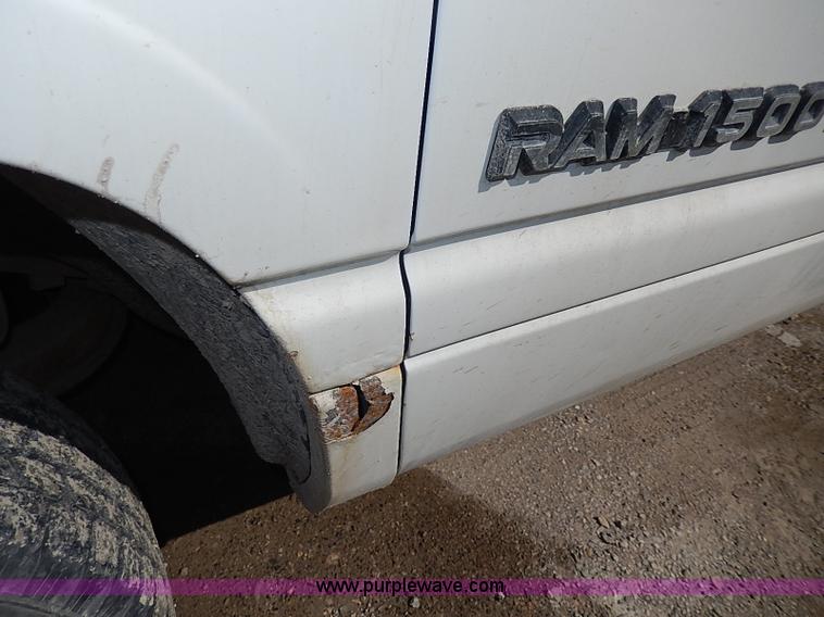 image for item I9275 2001 Dodge Ram 1500 pickup truck