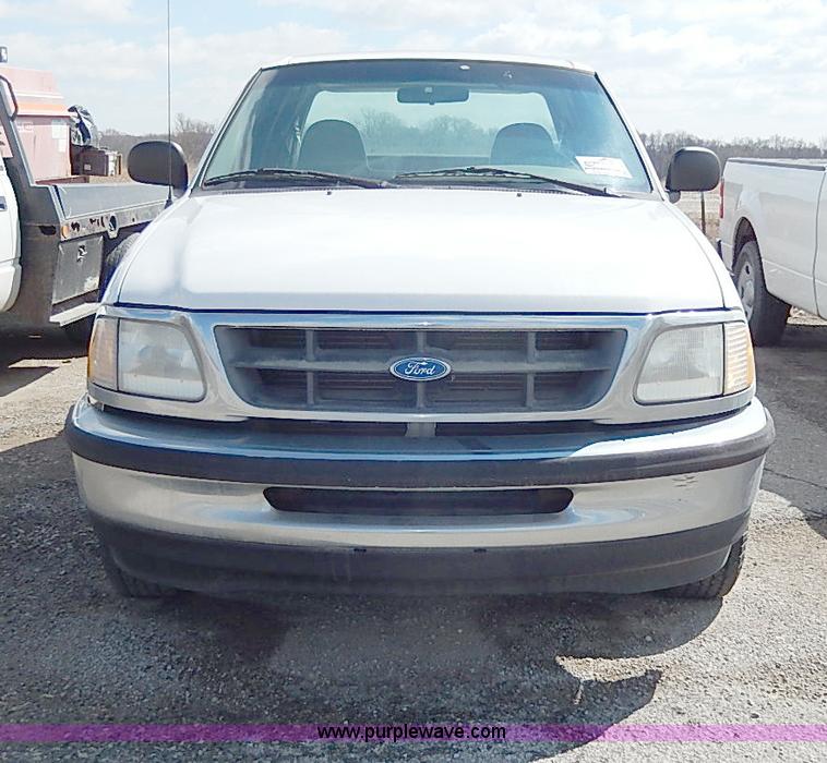 image for item I9277 1997 Ford F150 XL SuperCab pickup truck