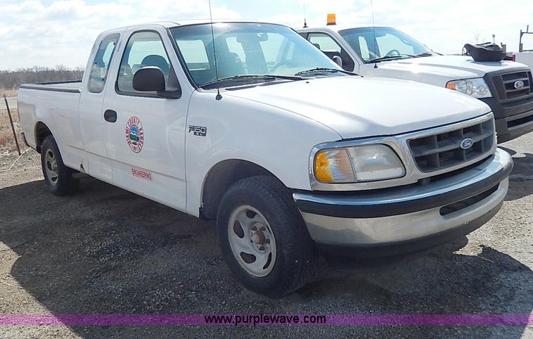 image for item I9277 1997 Ford F150 XL SuperCab pickup truck