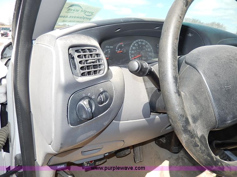 image for item I9277 1997 Ford F150 XL SuperCab pickup truck