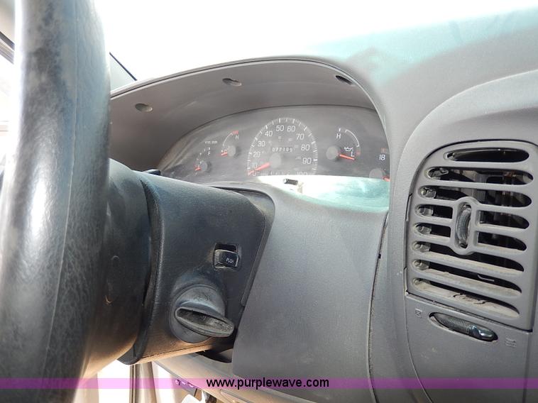 image for item I9277 1997 Ford F150 XL SuperCab pickup truck