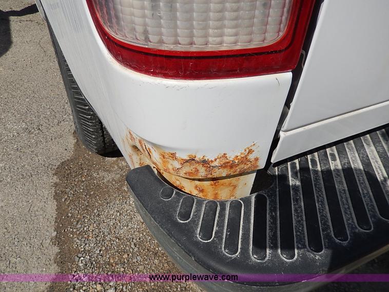 image for item I9277 1997 Ford F150 XL SuperCab pickup truck