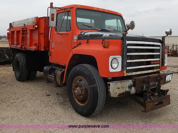 image for item I9278 1985 International S1754 dump truck