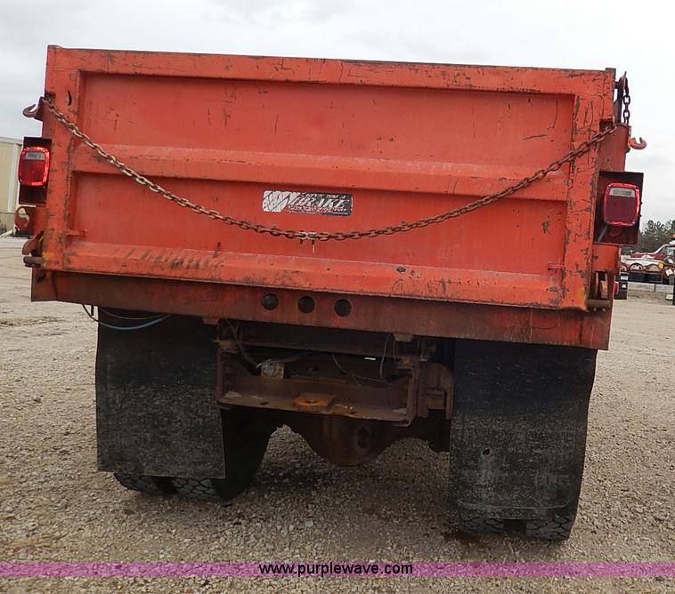 image for item I9278 1985 International S1754 dump truck