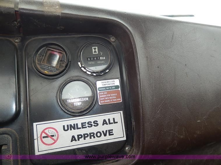 image for item I9278 1985 International S1754 dump truck