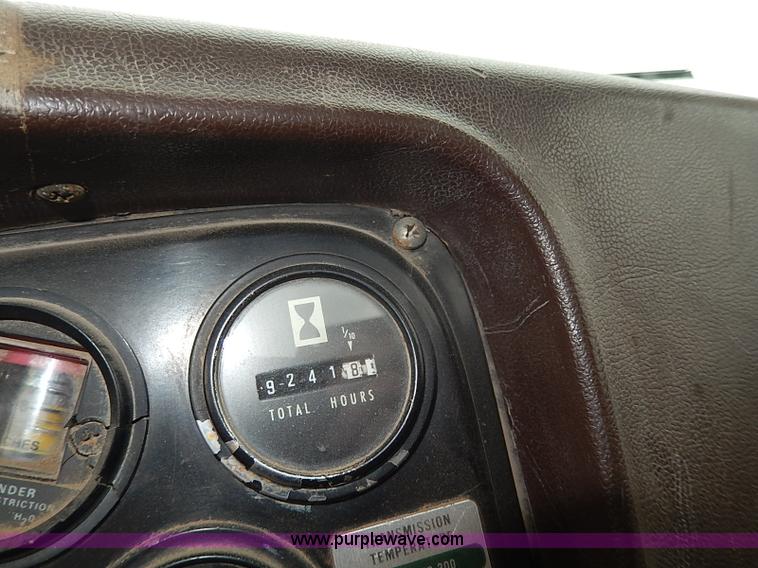 image for item I9278 1985 International S1754 dump truck