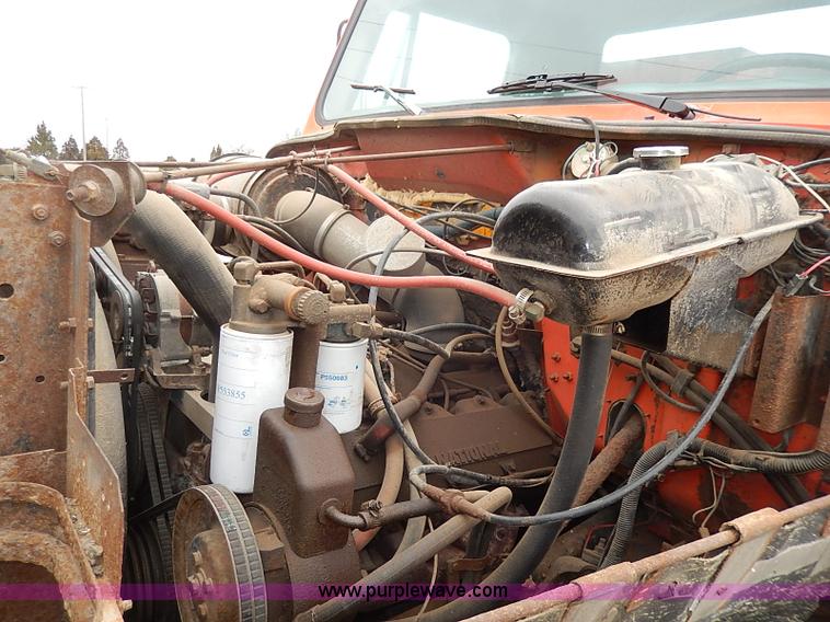 image for item I9278 1985 International S1754 dump truck