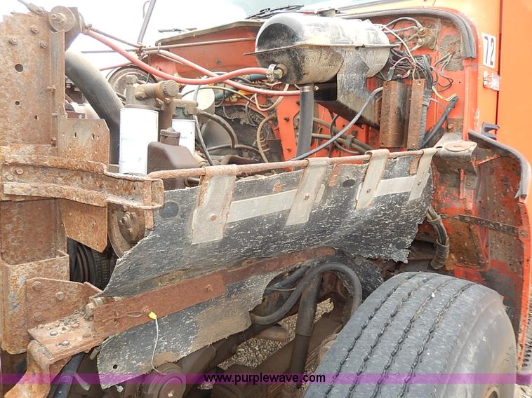 image for item I9278 1985 International S1754 dump truck